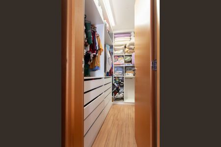 Apartamento à venda com 80m², 3 quartos e 2 vagasCloset da suíte