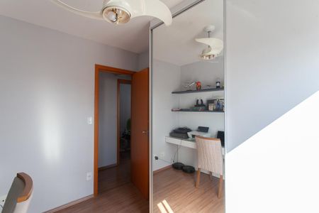 Apartamento à venda com 80m², 3 quartos e 2 vagasQuarto 2