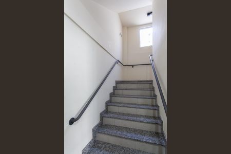 Apartamento à venda com 80m², 3 quartos e 2 vagasEscada