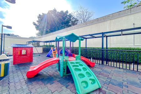 Apartamento à venda com 75m², 2 quartos e 2 vagasÁrea comum - Playground