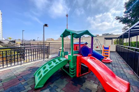 Apartamento à venda com 75m², 2 quartos e 2 vagasÁrea comum - Playground