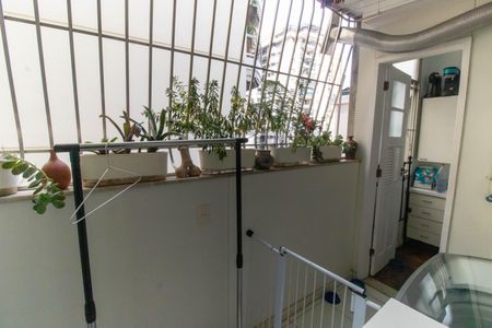 Apartamento à venda com 115m², 3 quartos e 1 vagaÁrea de Serviço