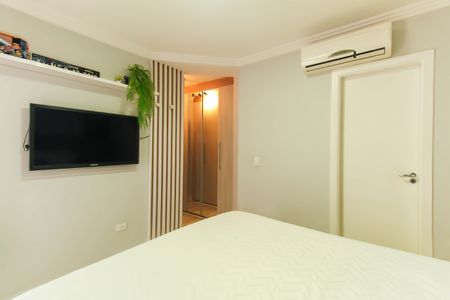 Casa de condomínio à venda com 240m², 3 quartos e 3 vagasQuarto 2 - Suíte