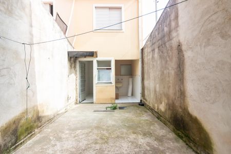 Casa de condomínio à venda com 147m², 2 quartos e 1 vagaQuintal