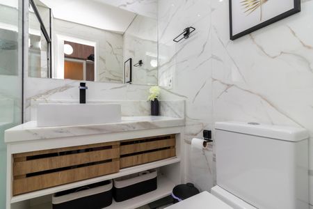 Apartamento à venda com 69m², 2 quartos e 2 vagas Apartamento à venda com 69m², 2 quartos e 2 vagasBanheiro da Suíte 1