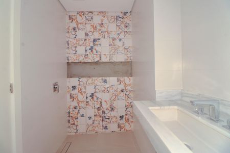 Apartamento à venda com 374m², 3 quartos e 4 vagasBanheiro da Suíte 1