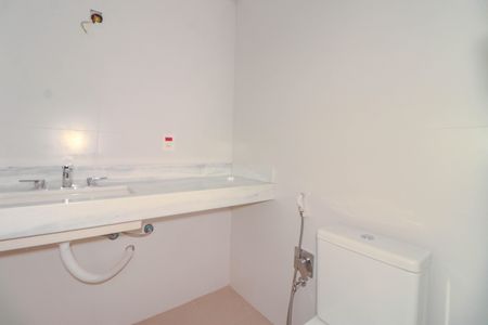 Apartamento à venda com 374m², 3 quartos e 4 vagasBanheiro da Suíte 1