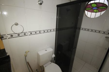 Casa à venda com 370m², 4 quartos e 4 vagasbanheiro 1