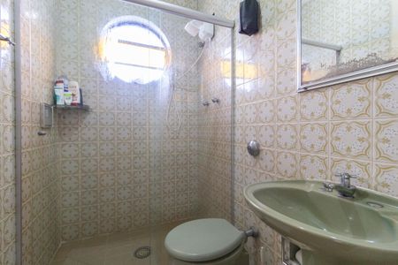 Casa à venda com 140m², 3 quartos e 3 vagasBanheiro da suíte