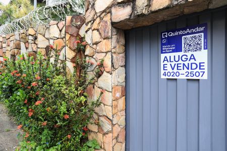 Apartamento à venda com 180m², 3 quartos e 2 vagas Apartamento à venda com 180m², 3 quartos e 2 vagasPlaca