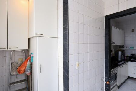 Apartamento à venda com 180m², 3 quartos e 2 vagas Apartamento à venda com 180m², 3 quartos e 2 vagasÁrea de Serviço