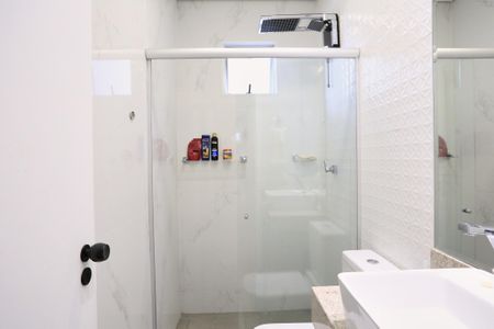 Apartamento à venda com 180m², 3 quartos e 2 vagas Apartamento à venda com 180m², 3 quartos e 2 vagasBanheiro