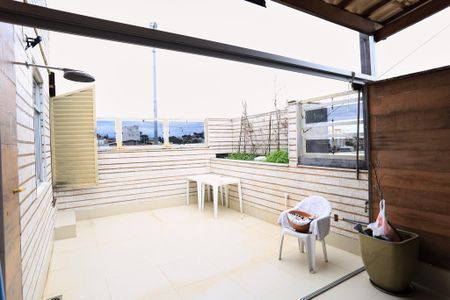 Apartamento à venda com 180m², 3 quartos e 2 vagas Apartamento à venda com 180m², 3 quartos e 2 vagasCobertura