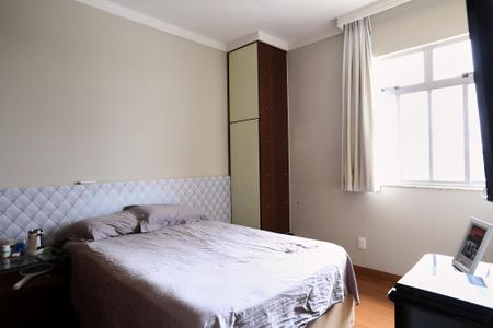 Apartamento à venda com 180m², 3 quartos e 2 vagas Apartamento à venda com 180m², 3 quartos e 2 vagasQuarto 2