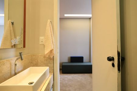 Apartamento à venda com 180m², 3 quartos e 2 vagas Apartamento à venda com 180m², 3 quartos e 2 vagasLavabo