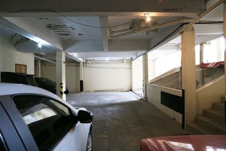 Apartamento à venda com 180m², 3 quartos e 2 vagas Apartamento à venda com 180m², 3 quartos e 2 vagasGaragem
