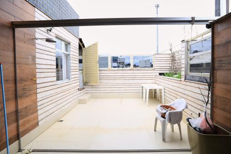 Apartamento à venda com 180m², 3 quartos e 2 vagas Apartamento à venda com 180m², 3 quartos e 2 vagasCobertura