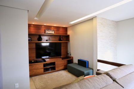 Apartamento à venda com 180m², 3 quartos e 2 vagas Apartamento à venda com 180m², 3 quartos e 2 vagasHall