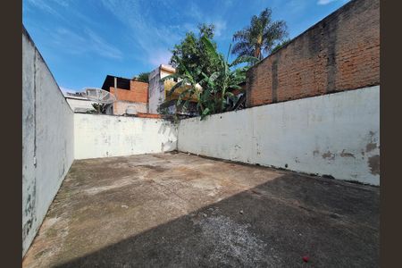 Casa à venda com 331m², 2 quartos e 9 vagas Casa à venda com 331m², 2 quartos e 9 vagasQuintal