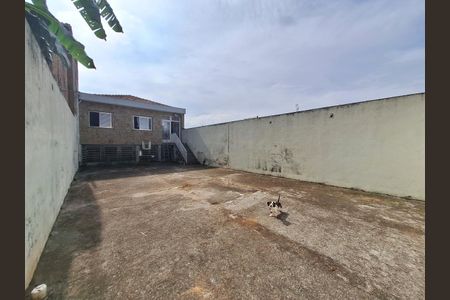 Casa à venda com 331m², 2 quartos e 9 vagas Casa à venda com 331m², 2 quartos e 9 vagasQuintal
