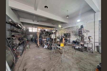 Casa à venda com 331m², 2 quartos e 9 vagas Casa à venda com 331m², 2 quartos e 9 vagasSalão inferior