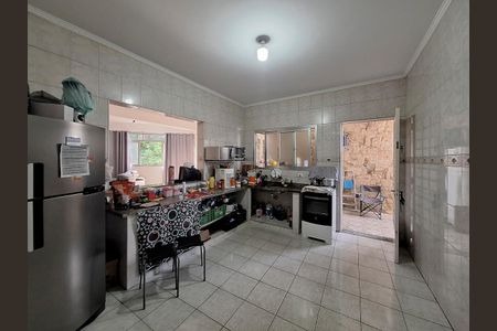 Casa à venda com 331m², 2 quartos e 9 vagas Casa à venda com 331m², 2 quartos e 9 vagasCozinha