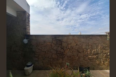 Casa à venda com 331m², 2 quartos e 9 vagas Casa à venda com 331m², 2 quartos e 9 vagasVista Quarto 1