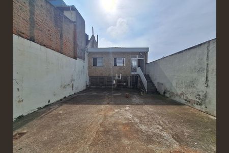 Casa à venda com 331m², 2 quartos e 9 vagas Casa à venda com 331m², 2 quartos e 9 vagasQuintal