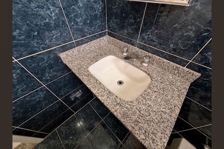 Casa à venda com 331m², 2 quartos e 9 vagas Casa à venda com 331m², 2 quartos e 9 vagasBanheiro 2