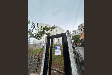 Apartamento à venda com 47m², 2 quartos e 1 vaga Apartamento à venda com 47m², 2 quartos e 1 vagaFachada