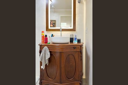 Apartamento à venda com 97m², 2 quartos e 1 vaga Apartamento à venda com 97m², 2 quartos e 1 vagaBanheiro Social