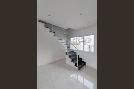 Casa à venda com 185m², 3 quartos e 4 vagasEscada