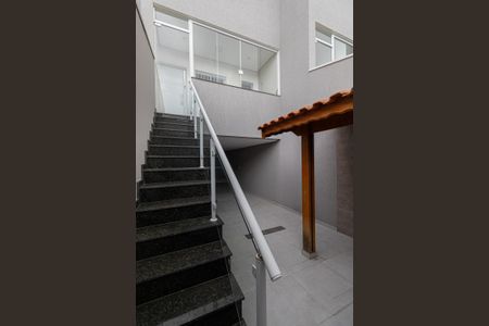 Casa à venda com 185m², 3 quartos e 4 vagasEscada externa