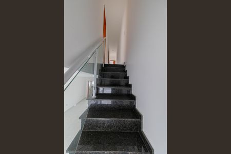 Casa à venda com 185m², 3 quartos e 4 vagasEscada