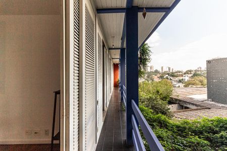 Casa à venda com 469m², 4 quartos e 4 vagasVaranda da Suíte 2