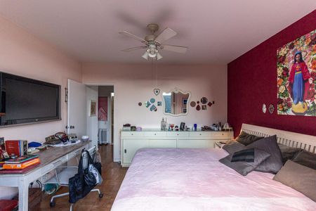 Casa à venda com 469m², 4 quartos e 4 vagasQuarto da Suíte 1