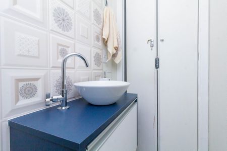 Casa de condomínio à venda com 67m², 2 quartos e 1 vaga Casa de condomínio à venda com 67m², 2 quartos e 1 vagaBanheiro 2