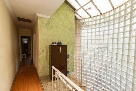 Casa à venda com 164m², 3 quartos e 4 vagas Casa à venda com 164m², 3 quartos e 4 vagasCorredor