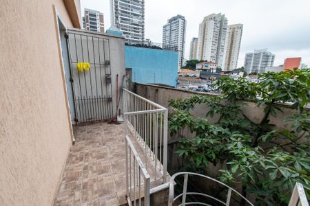 Casa à venda com 164m², 3 quartos e 4 vagas Casa à venda com 164m², 3 quartos e 4 vagasVaranda da cozinha