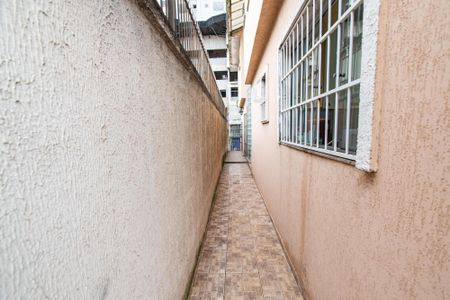 Casa à venda com 164m², 3 quartos e 4 vagas Casa à venda com 164m², 3 quartos e 4 vagasCorredor