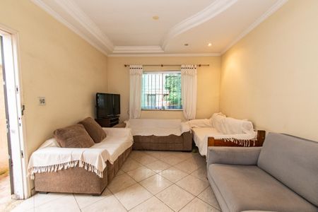 Casa à venda com 164m², 3 quartos e 4 vagas Casa à venda com 164m², 3 quartos e 4 vagasSala