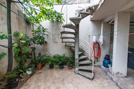 Casa à venda com 164m², 3 quartos e 4 vagas Casa à venda com 164m², 3 quartos e 4 vagasQuintal