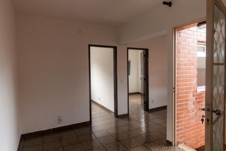 Casa para alugar com 100m², 2 quartos e 1 vagaSala