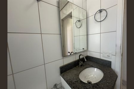 Banheiro de apartamento para alugar com 2 quartos, 57m² em Vila Nossa Sra. da Escada, Barueri