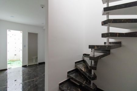 Casa de condomínio para alugar com 95m², 3 quartos e 1 vagaEntrada