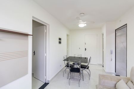 Apartamento à venda com 43m², 2 quartos e 1 vaga Apartamento à venda com 43m², 2 quartos e 1 vagaSala