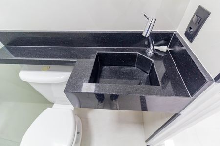 Apartamento à venda com 43m², 2 quartos e 1 vaga Apartamento à venda com 43m², 2 quartos e 1 vagaBanheiro