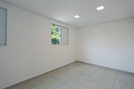 Apartamento à venda com 28m², 1 quarto e sem vaga Apartamento à venda com 28m², 1 quarto e sem vagaSala/Quarto
