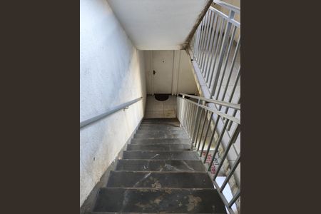 Casa de condomínio para alugar com 39m², 2 quartos e sem vagaEscada