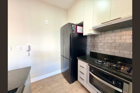 Apartamento à venda com 54m², 2 quartos e 1 vagaCozinha e Área de Serviço